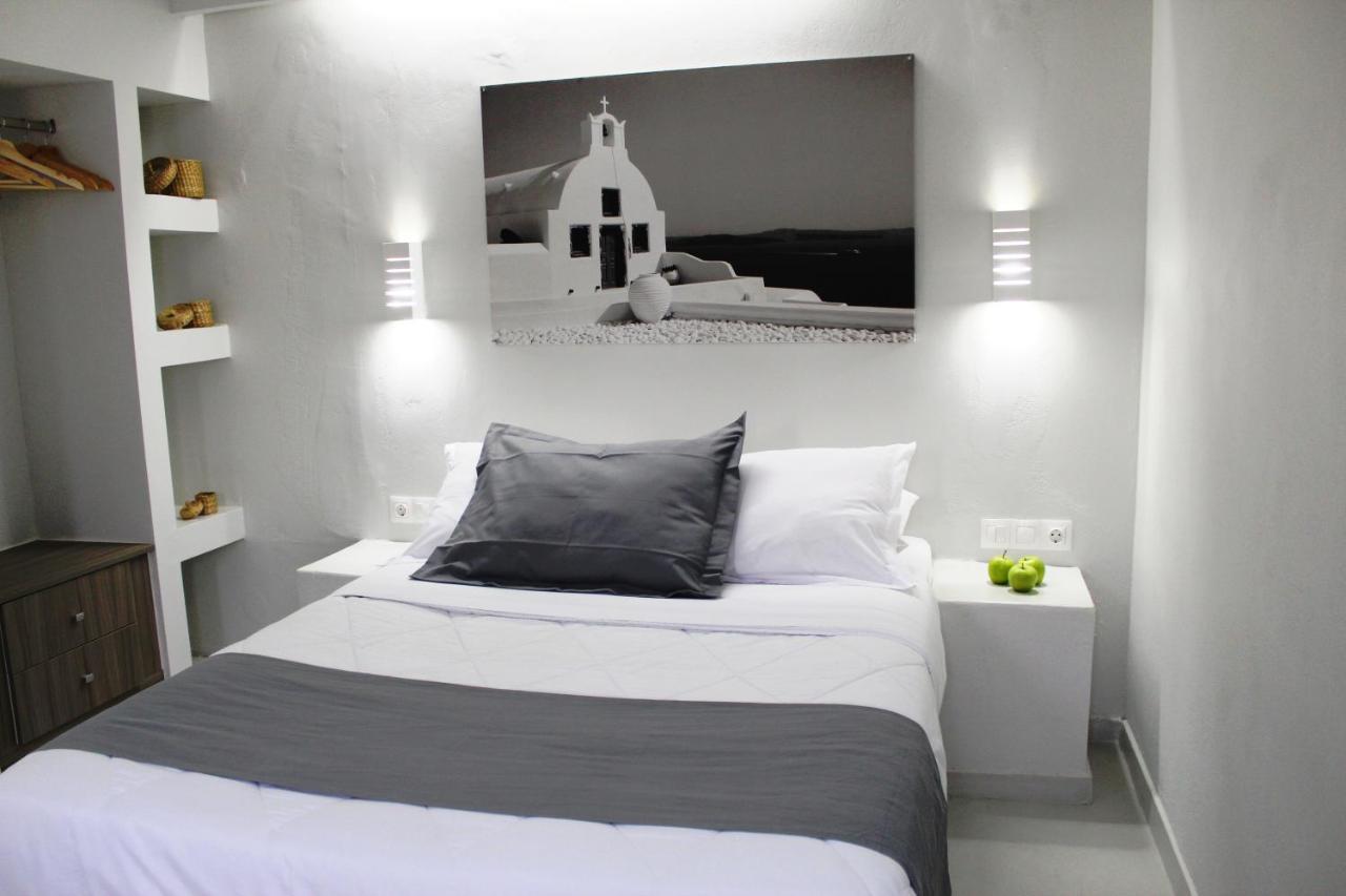 Happy Fish Rooms- Beachfront Perissa  Bagian luar foto